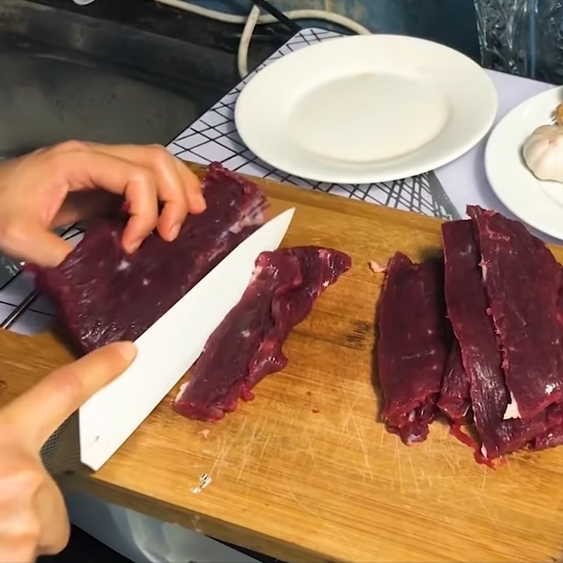 làm thịt bò bằng nồi chiên không dầu 